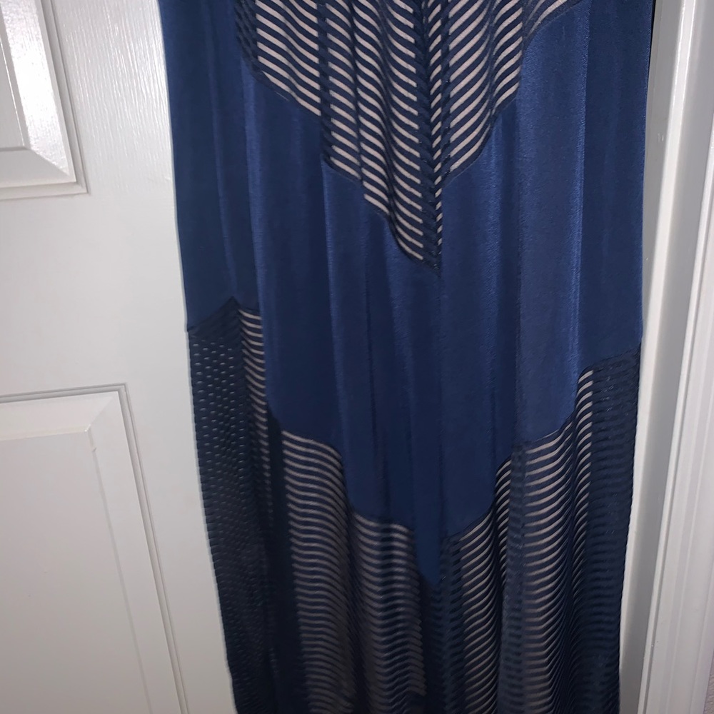 Floor length sleeveless maxi dress - Picture 2 of 5